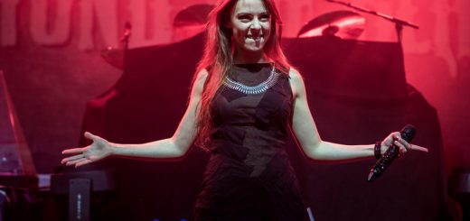 Beyond the Black - Jennifer Haben - Turbinenhalle Oberhausen