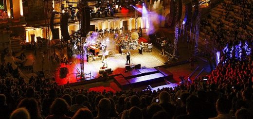 SONS OF APOLLO - Live Titel