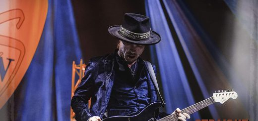 Kenny Wayne Shepherd - Straight to you Live