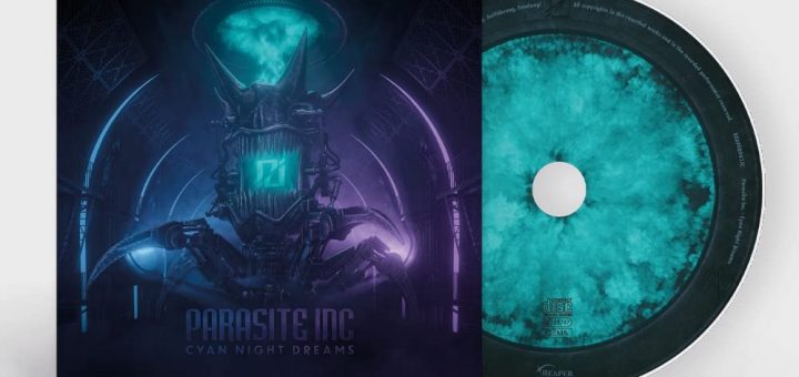 CD-Hülle, aus der die CD rechten Hälfte herausragt. Das Cover enthalt ein sehr dunkles Motiv mit einer technisch anmutenden Kreatur in einem Art Tunnel. Das Wesen fletscht die Zähne. Alles ist in Schwarz- und Blautönen gehalten.