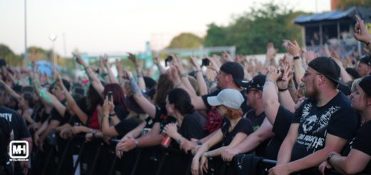 Vainstream 2023: Die erste Reihe feiert wie wild seine Stars.