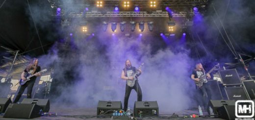 Außerwelt auf der Bühne des Dong Open Air 2023.