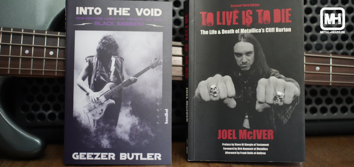 Die zwei Bücher stehen vor einem Bass und einem Bassverstärker.