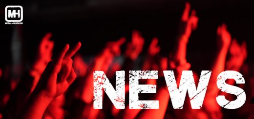 Hände im Publikum mit gehörnter Hand bzw Pommesgabel. Schrift "News".