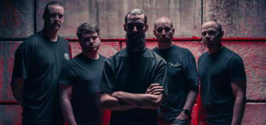 Bandfoto Sylenced vor einer Mauer