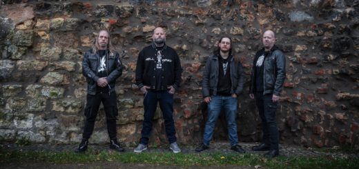 Bandfoto von HELLGRAV vor altem Gemäuer