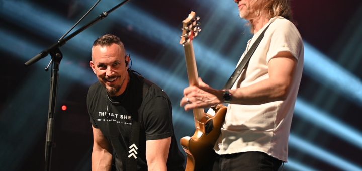 Alter Bridge live @013Poppodium