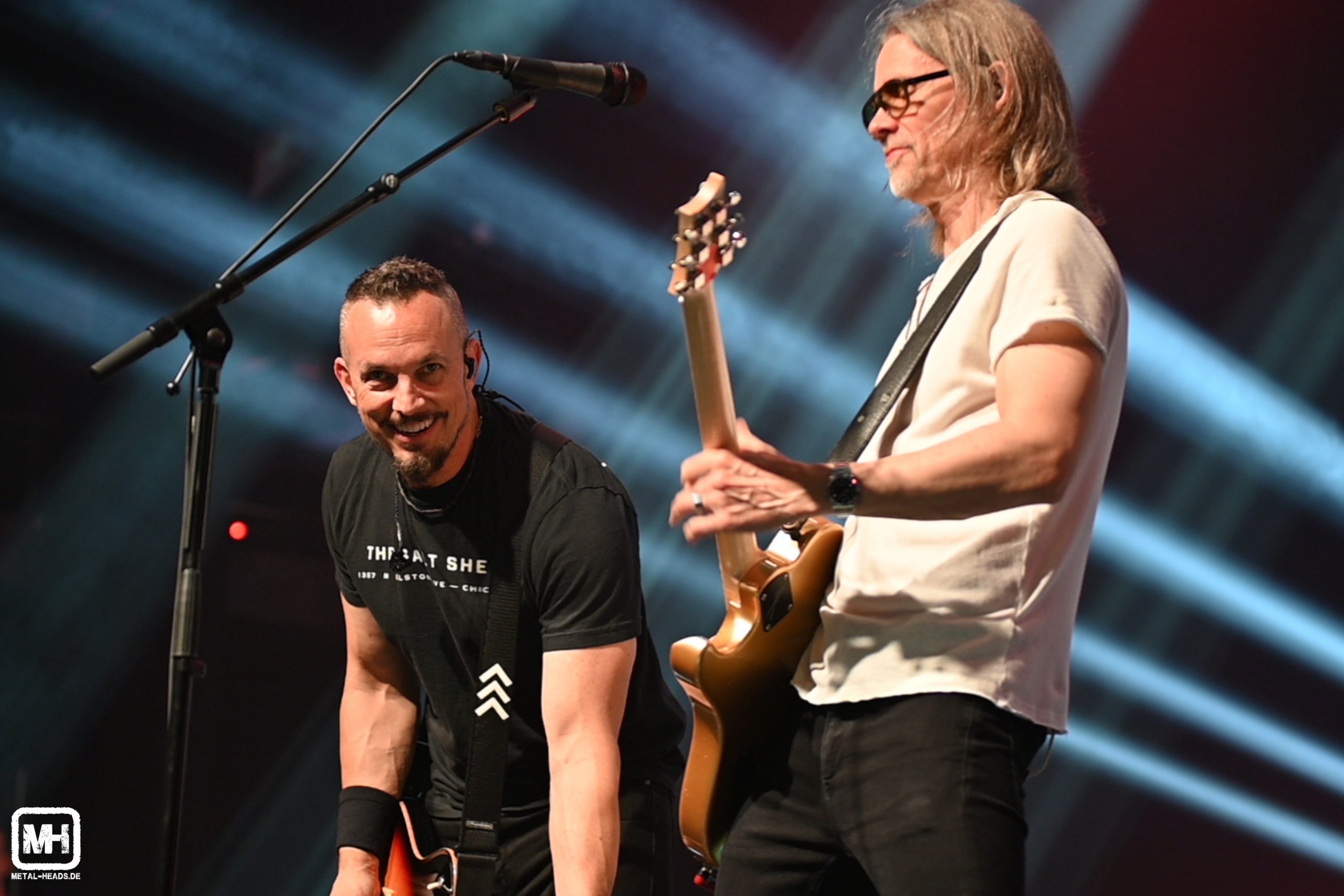 Alter Bridge live @013Poppodium